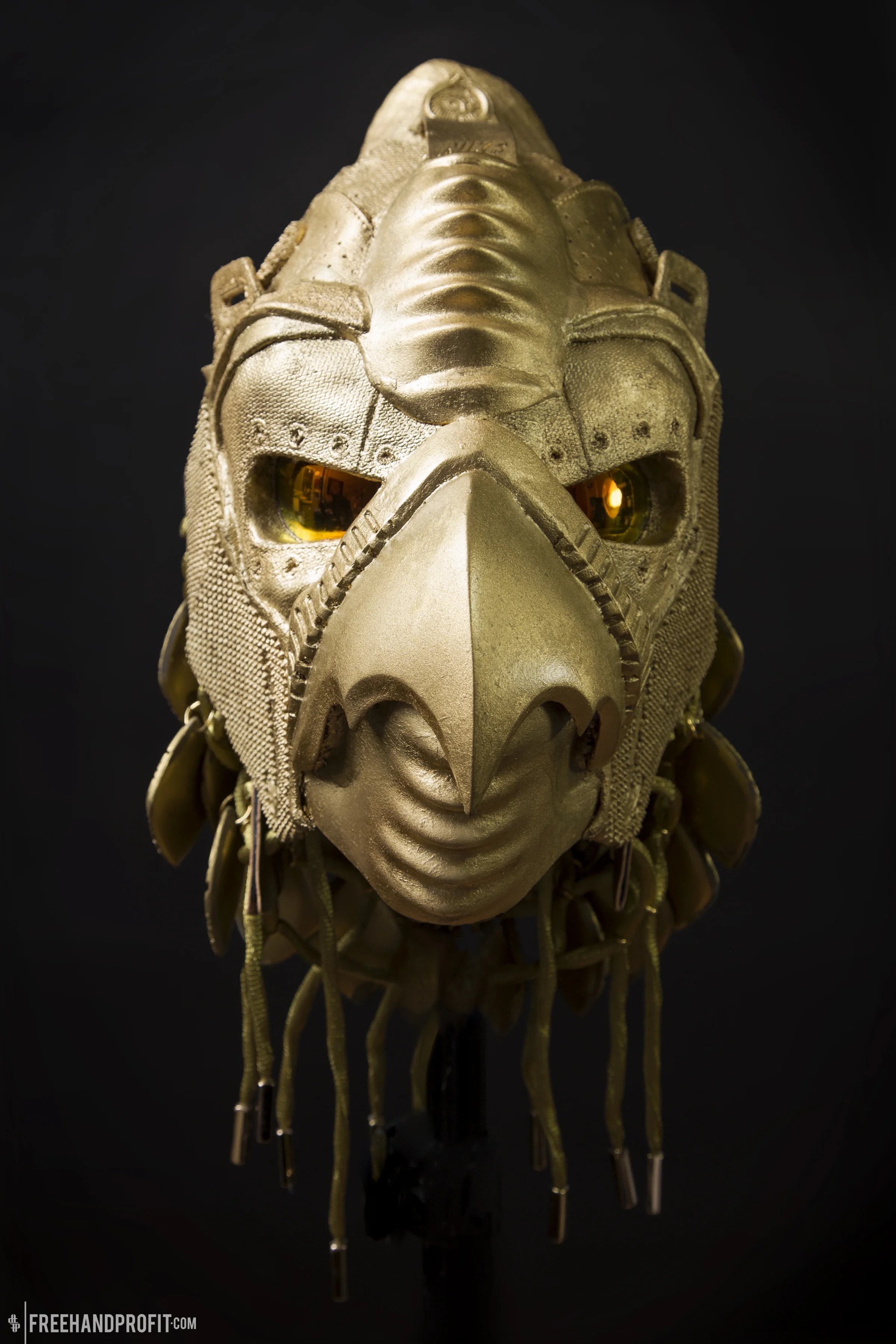 No.118 : Golden Yeezy II Horus Mask — FREEHAND PROFIT